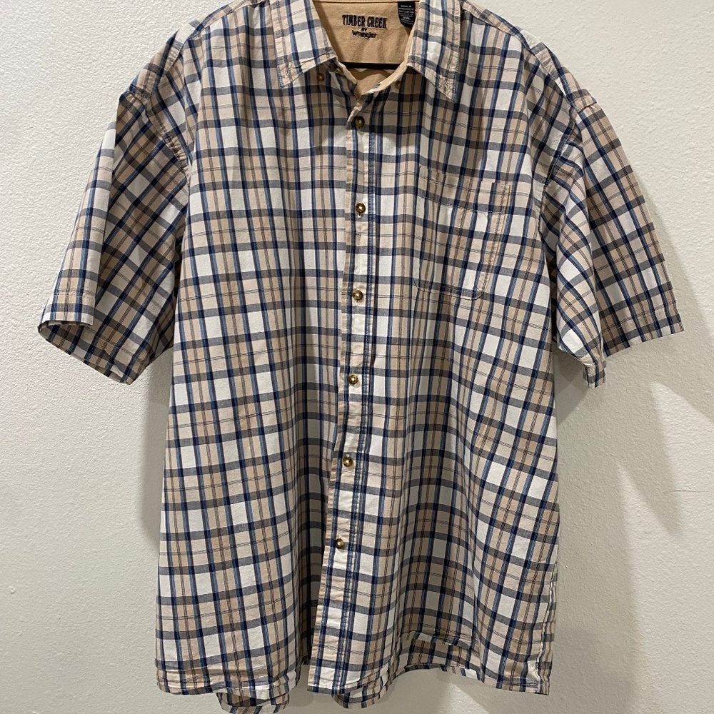 Timber Creek by wrangler men’s size 2 XL short sleeve shirt. 100% cotton.